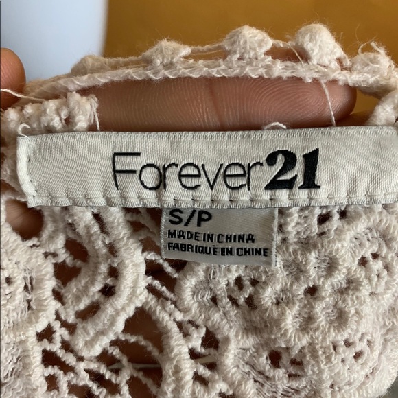 Vintage Lace Crop Top - Picture 4 of 4